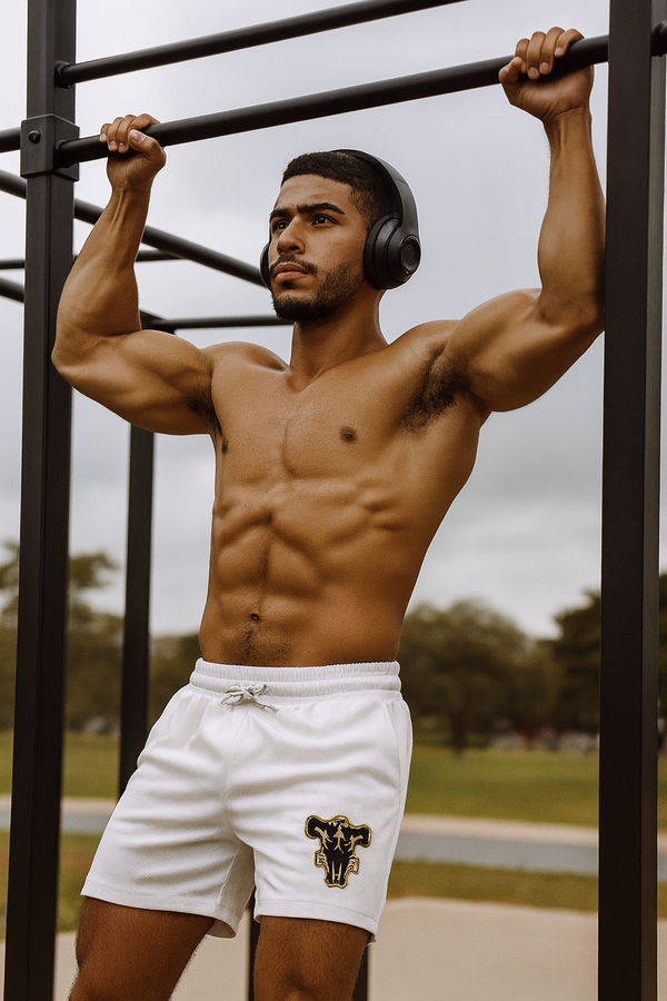 Bermuda Street Bull – White Urban Edition ⚪🐂